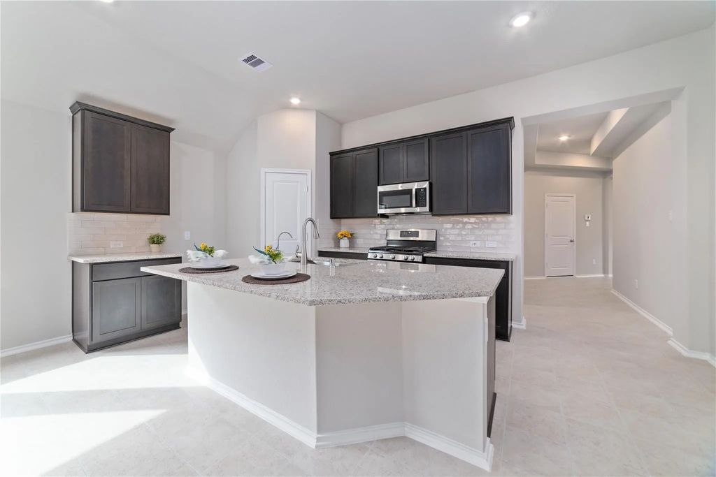 20515 Laila Manor, Richmond