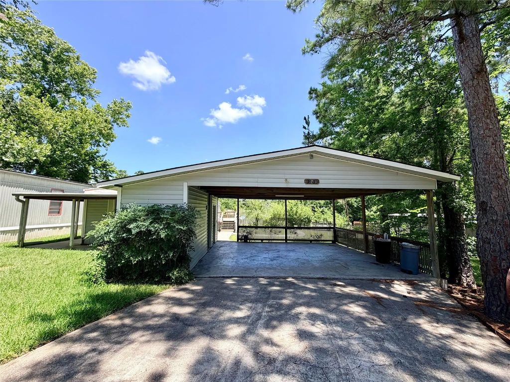 13710 Brigadier Drive, Willis