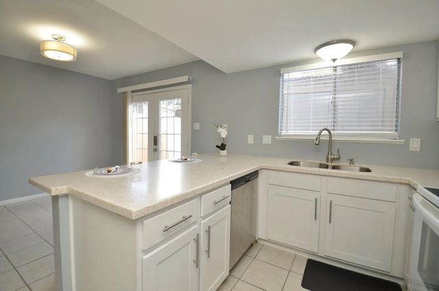 10018 Knoboak Drive 13, Houston