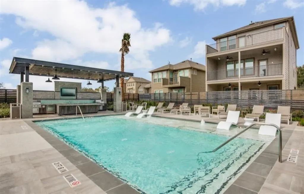 8656 Hollyoaks Creek Lane, Houston