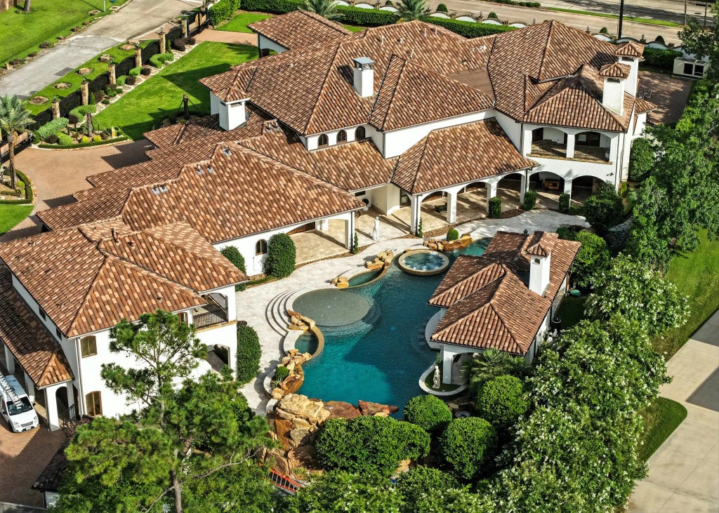 701 W Friar Tuck Lane, Houston