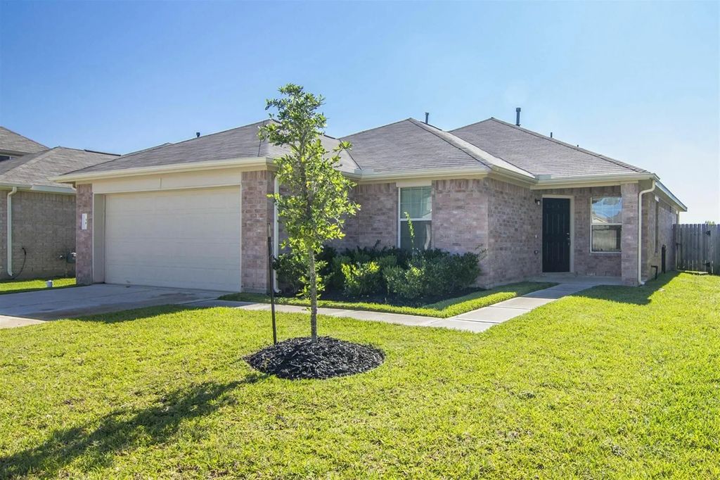 18 Leisure Shore Court, Manvel