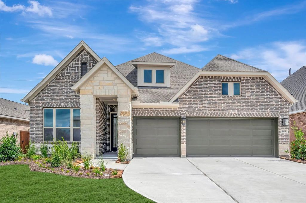 9107 Clear Water Trail, Manvel
