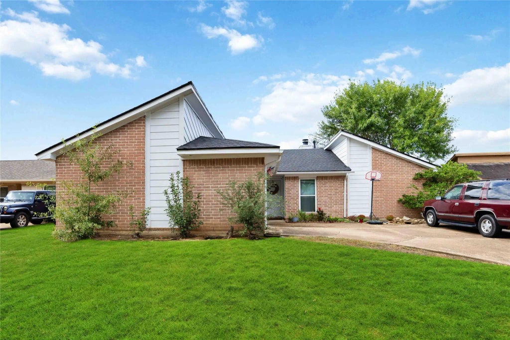 1923 Fernspray Lane, Houston