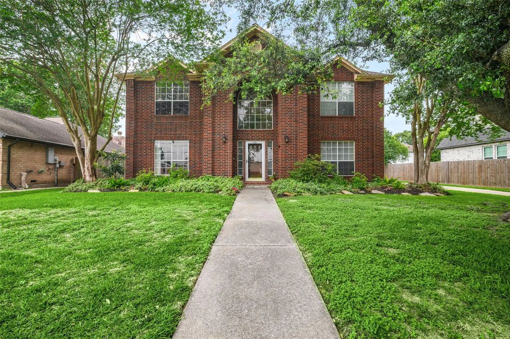 1735 Les Talley Drive, El Lago