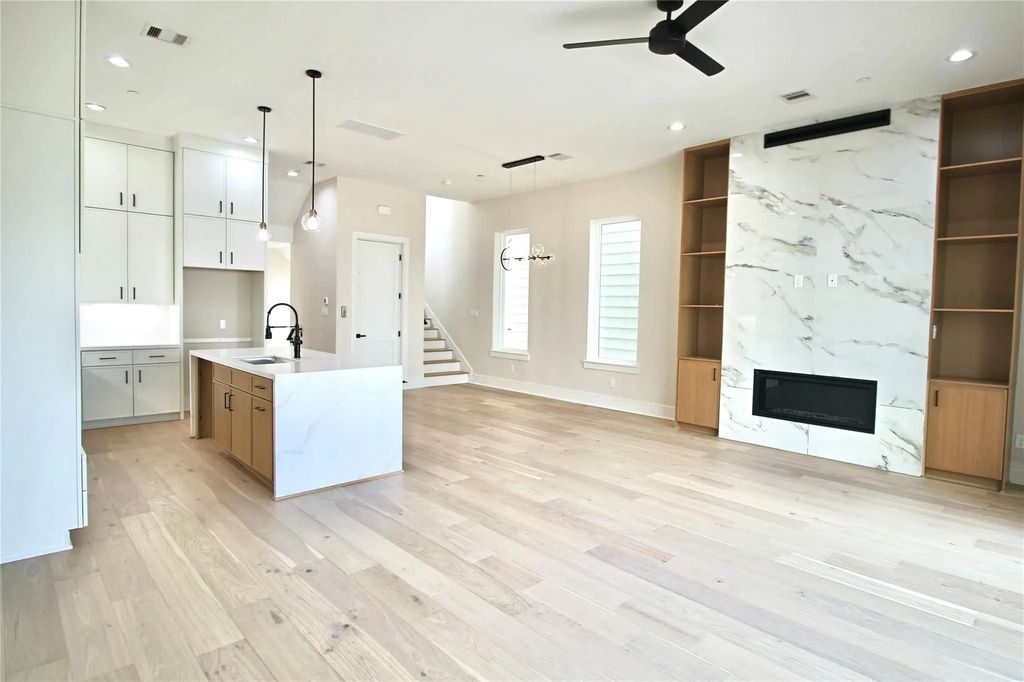 5823 Winsome Lane, Houston