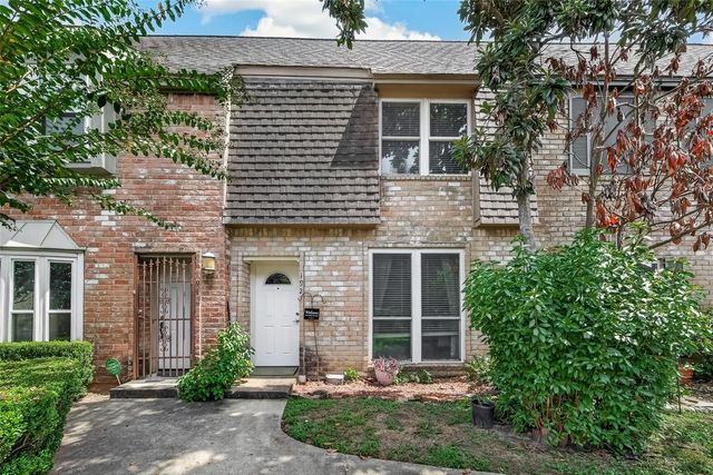840 Threadneedle Street 192, Houston