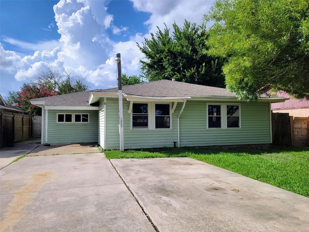 1009 Wisconsin Street, South Houston