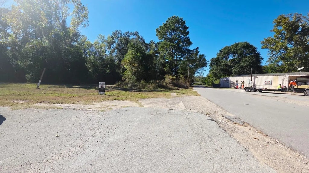 16910 Main Street, Patton Village