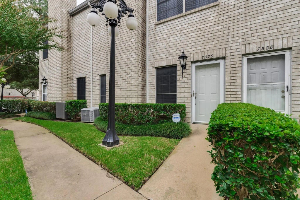 7326 Regency Square Court 7326, Houston