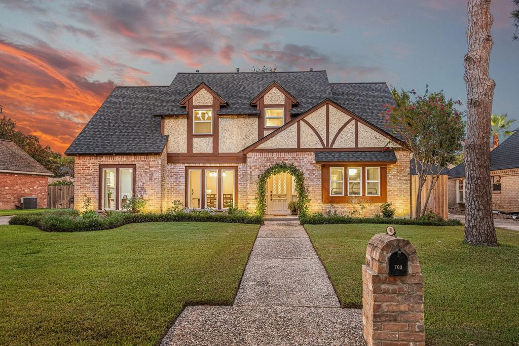 703 Cranfield Court, Katy