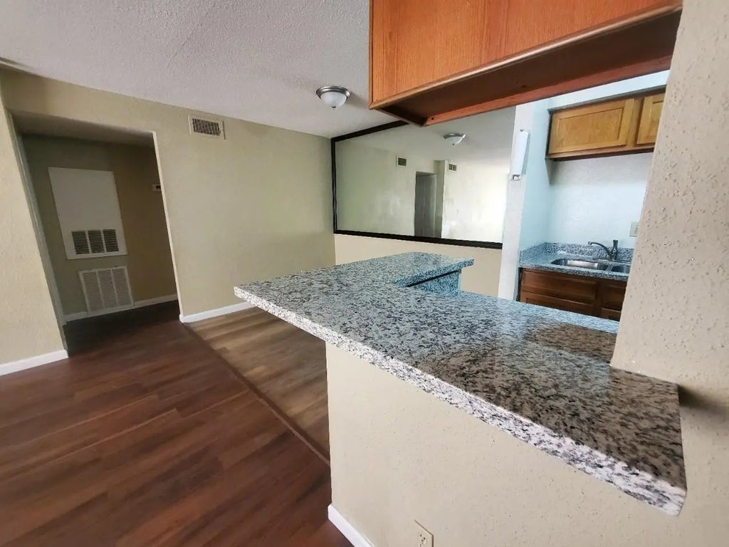 9700 Leawood Boulevard 816, Houston