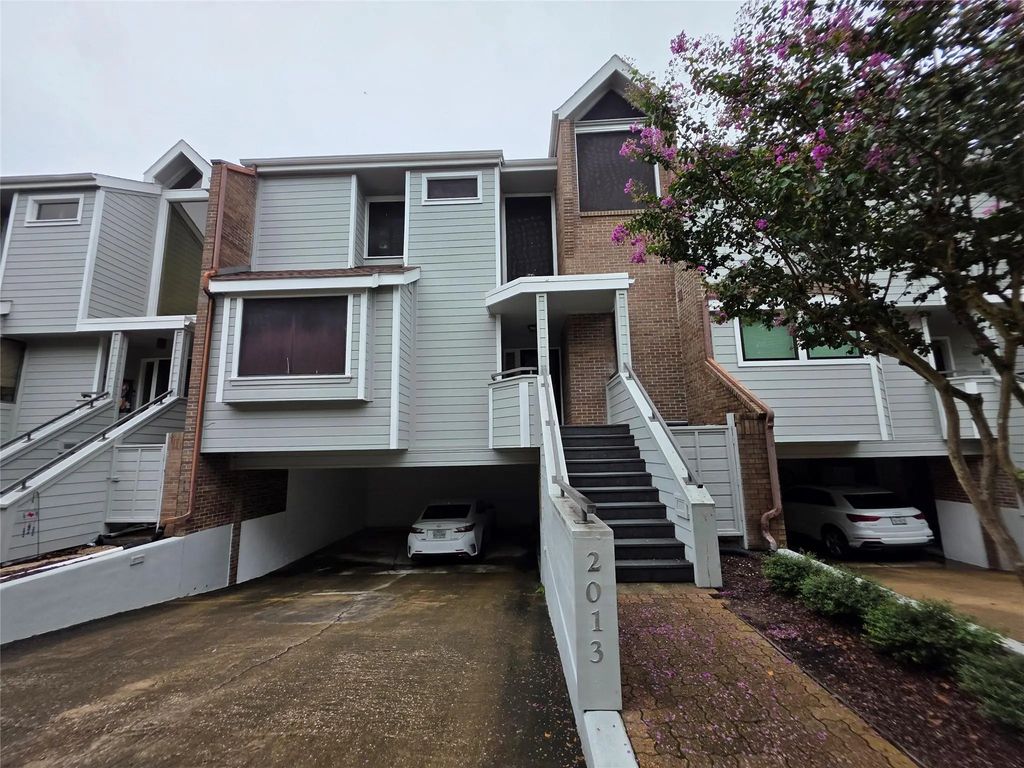 2013 Enterprise Avenue, League City