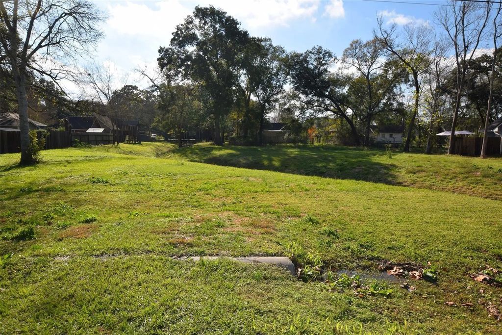 499 N Illinois Avenue, League City