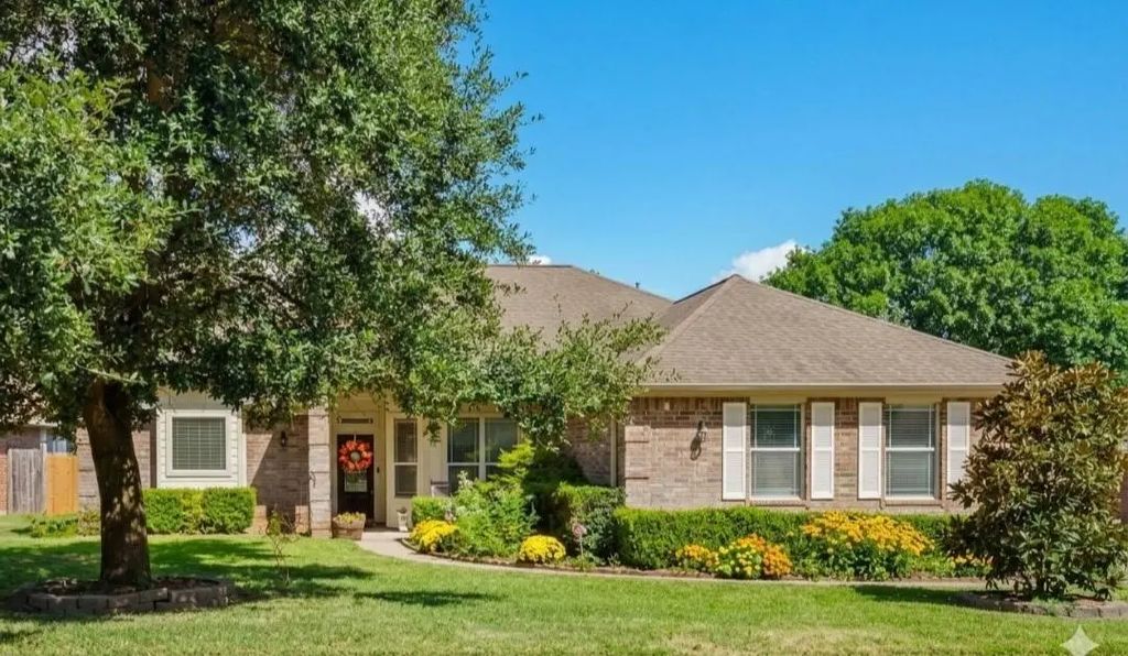 7090 Shadow Lake Drive, Willis