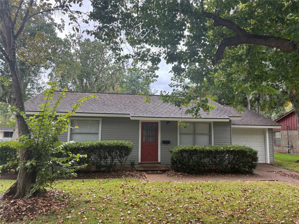 331 Oak Drive, Lake Jackson