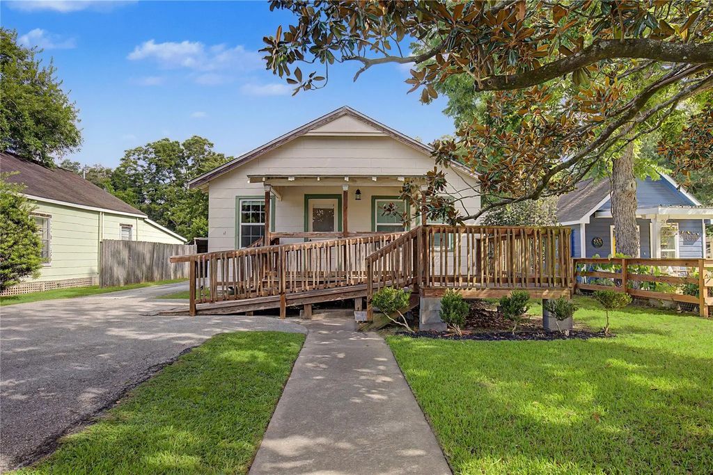 304 Foster Street, Tomball