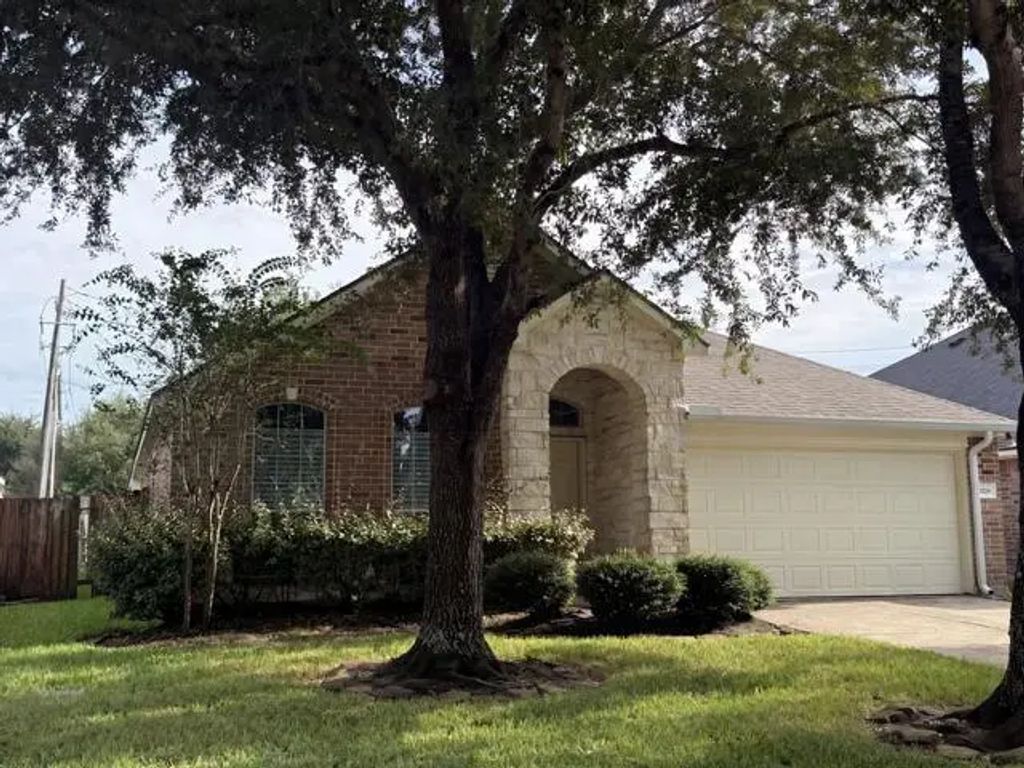 2929 Meridian Bay Lane, Dickinson