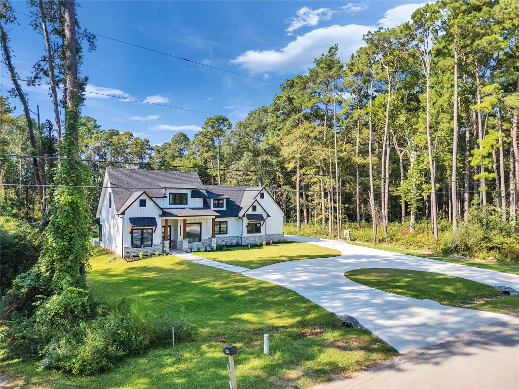 451 Pelican Street, Magnolia