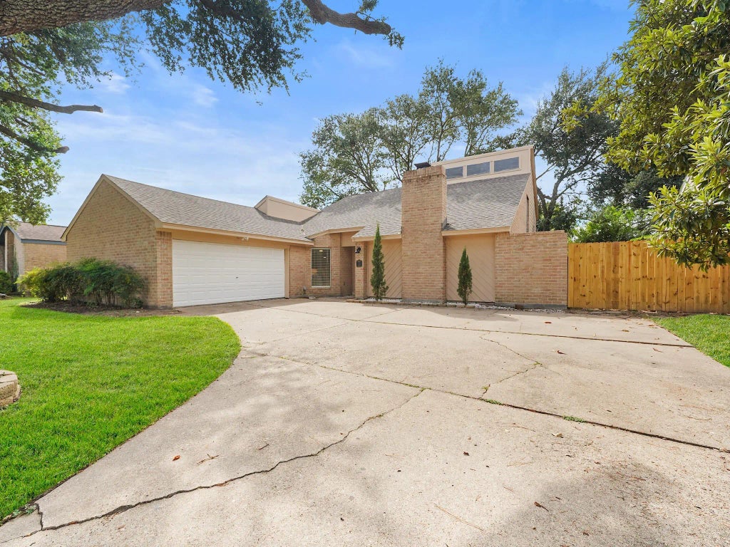 8715 Covent Garden Street, Houston