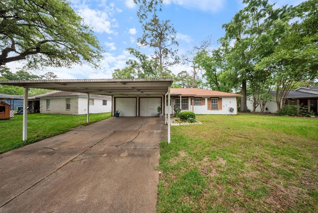 9215 Linda Vista Rd, Houston