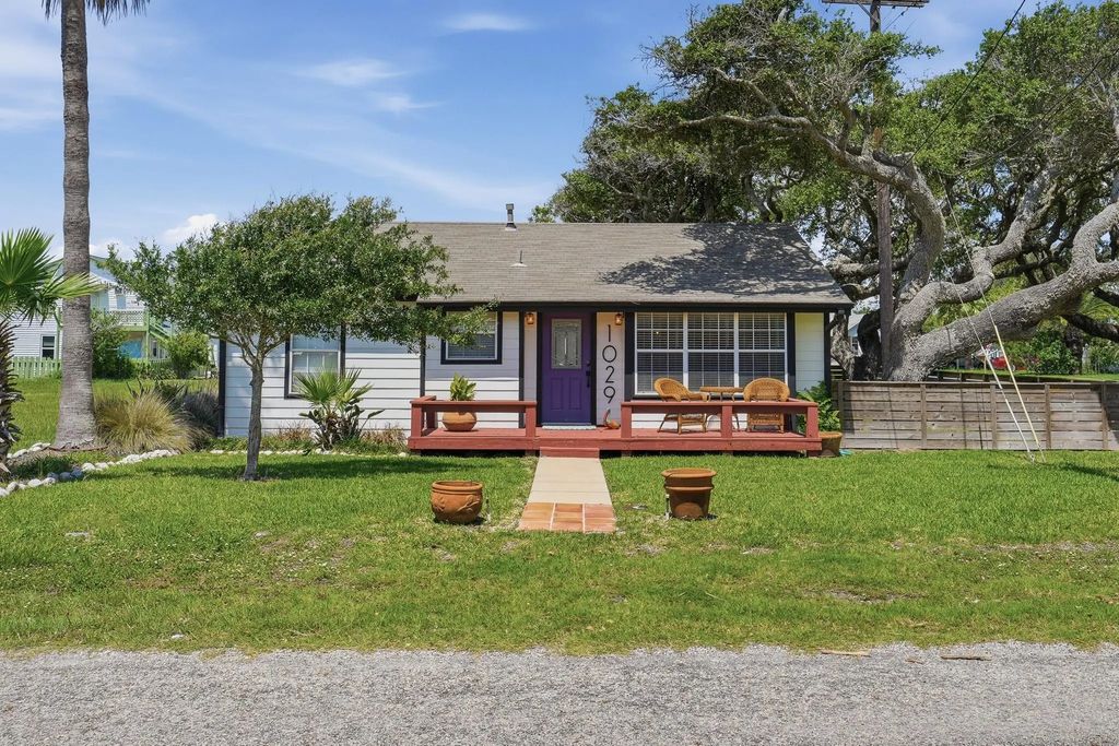 1029 Lady Claire Street, Rockport