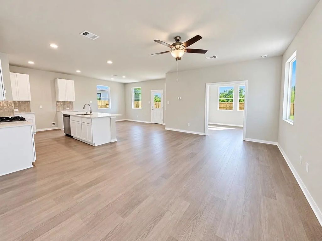 400 Hickory Hills Drive, Pattison
