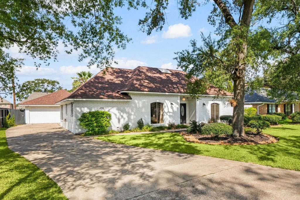 408 Pin Oak Drive, Baytown