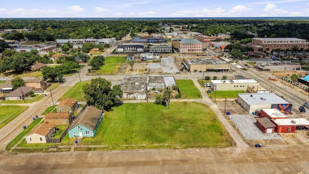 6th Avenue N, Texas City