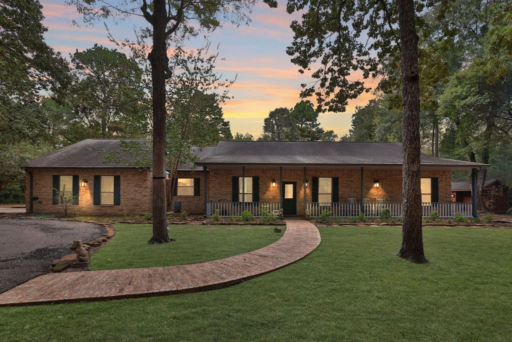 8803 Sendera Drive, Magnolia