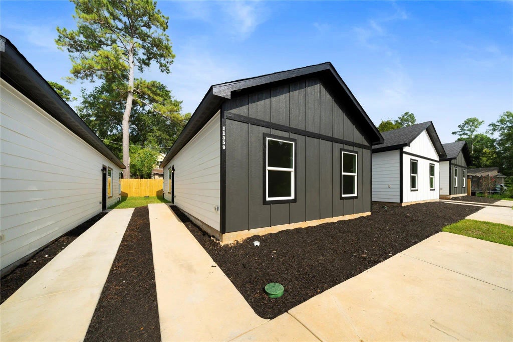 11559 Persimmon Street, Willis