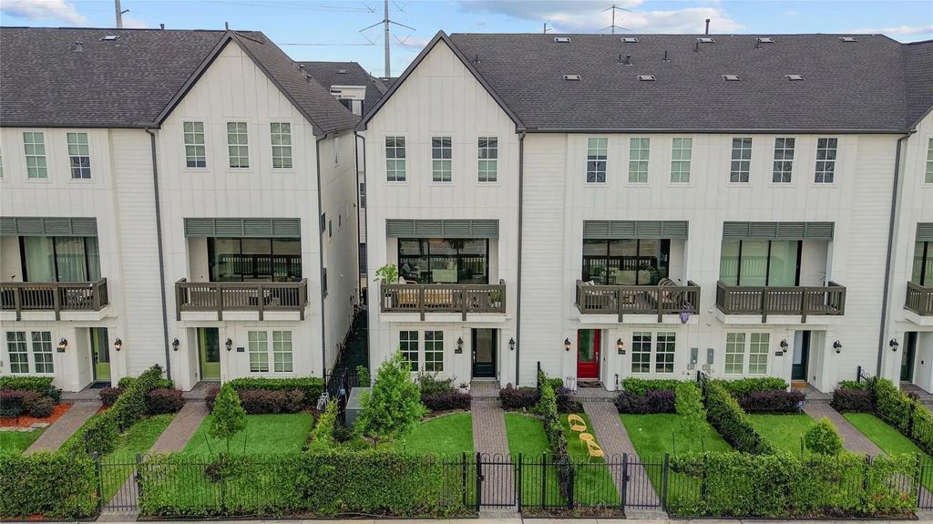 3317 W 11th Street, Houston
