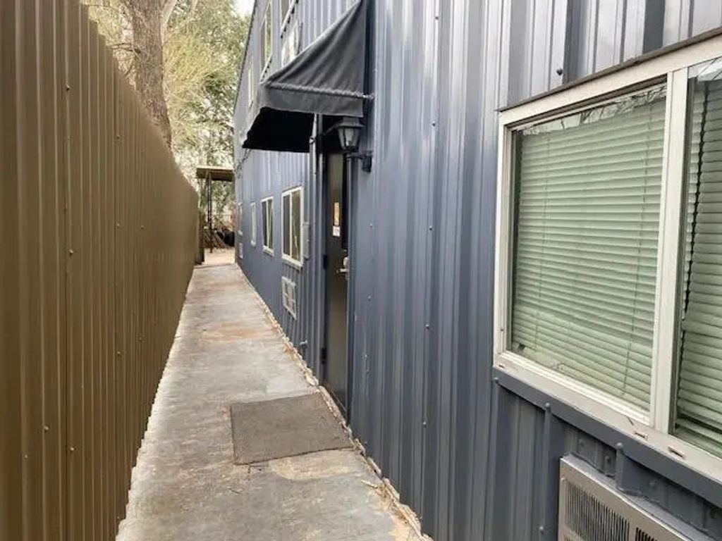 7648 Broadview Drive 105, Houston