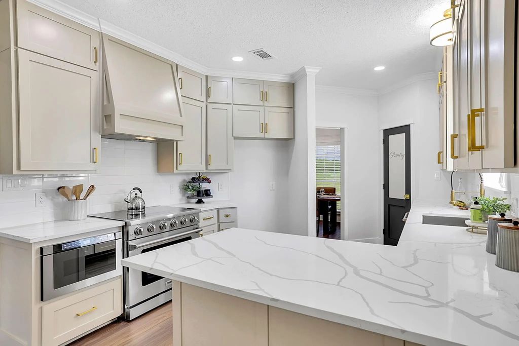 15415 Skyhawk Lane, Beach City