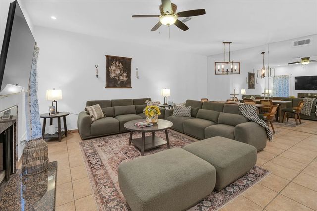 7294 Regency Square Ct, Houston