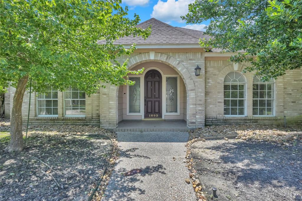 1803 Quiet Country Court, Houston