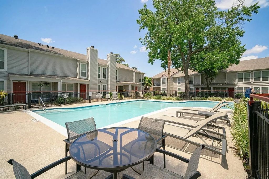 12800 Woodforest Boulevard N1706, Houston