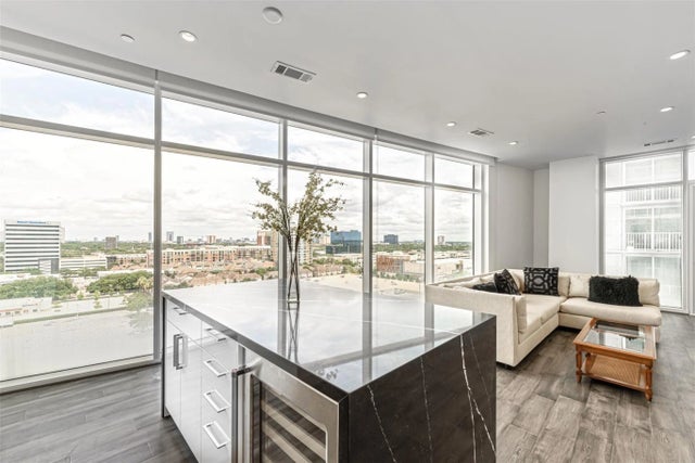 4521 San Felipe Street 1203, Houston