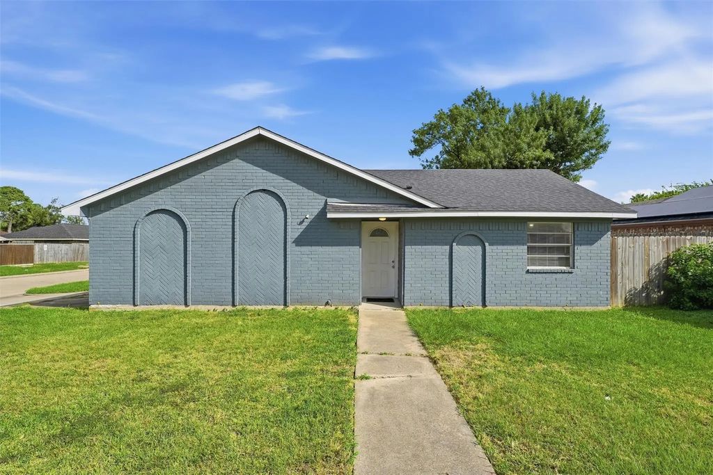 17203 Sunshine Street, Houston