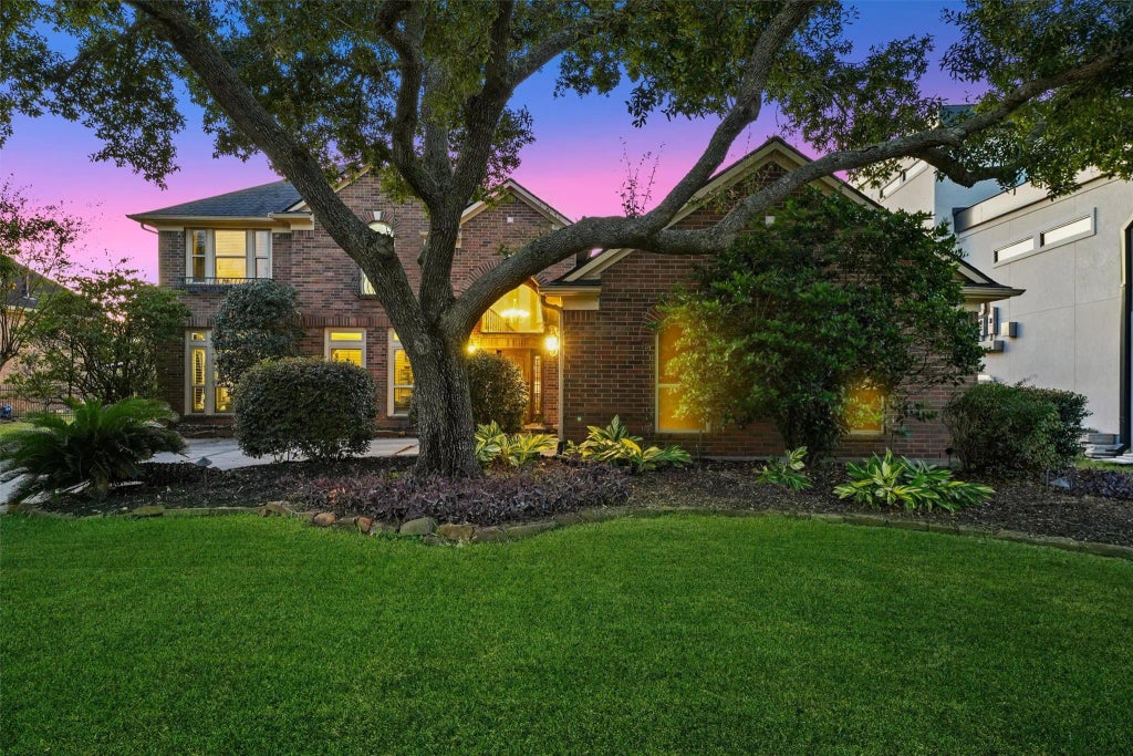 8223 Lakeshore Villa Drive, Houston