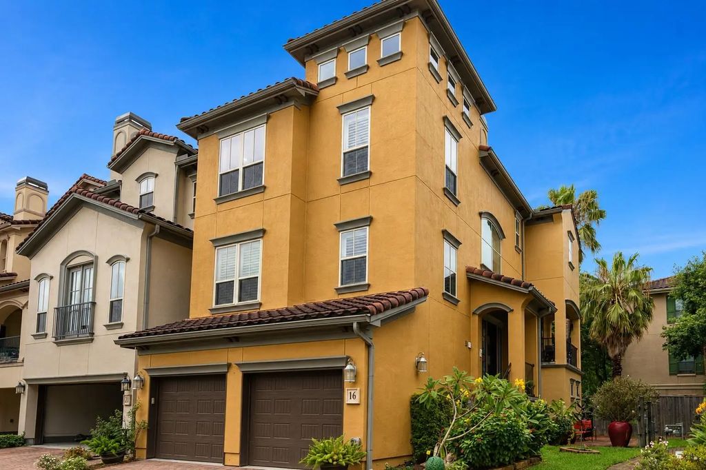 16 Elderwood Drive, Houston