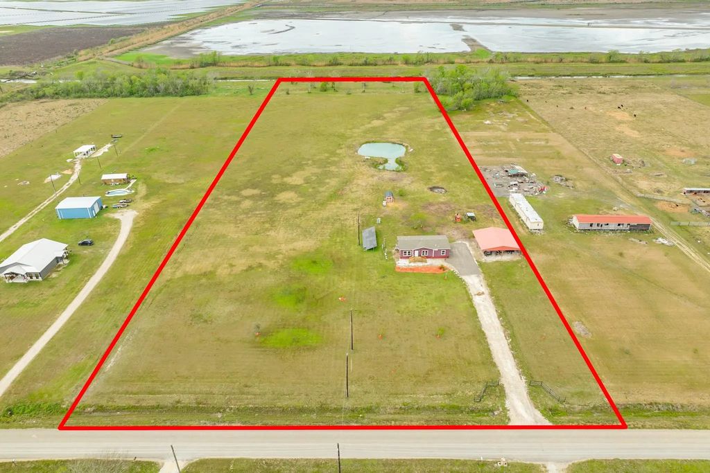1886 County Road 212, Angleton
