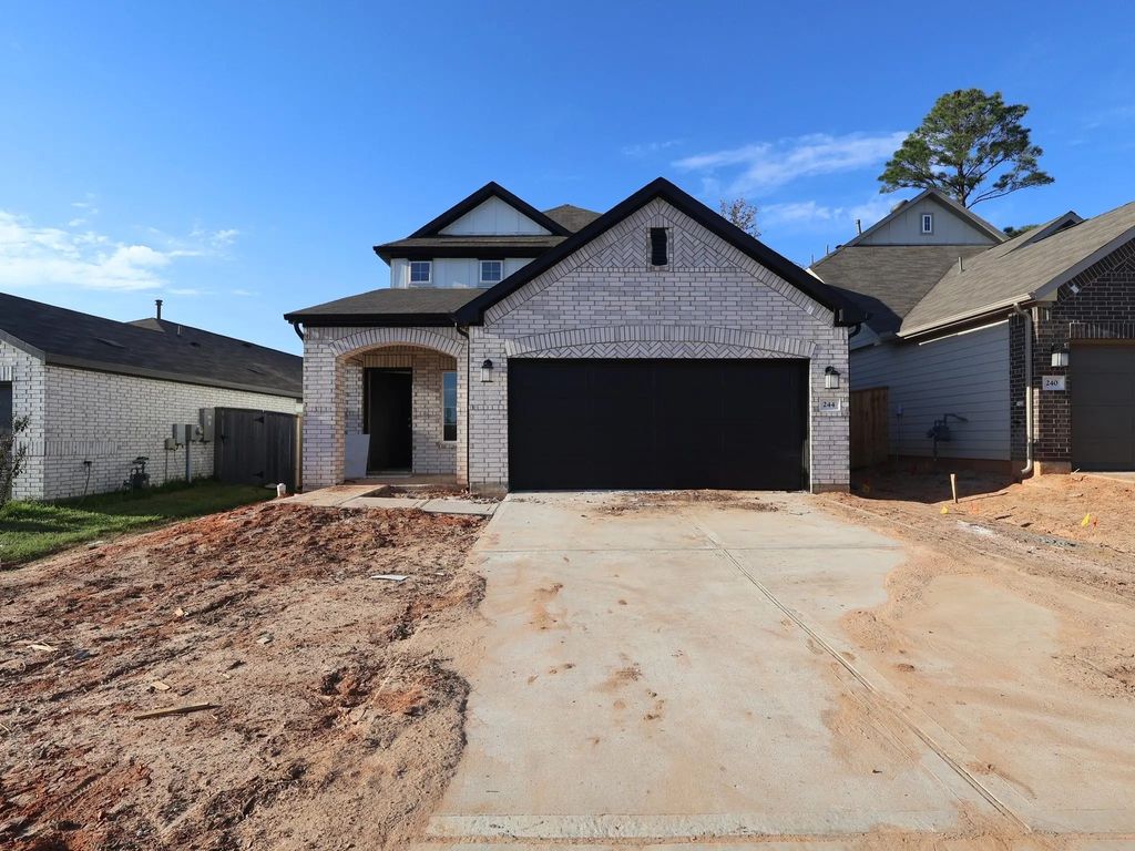 244 Hazy Pines Lane, Willis