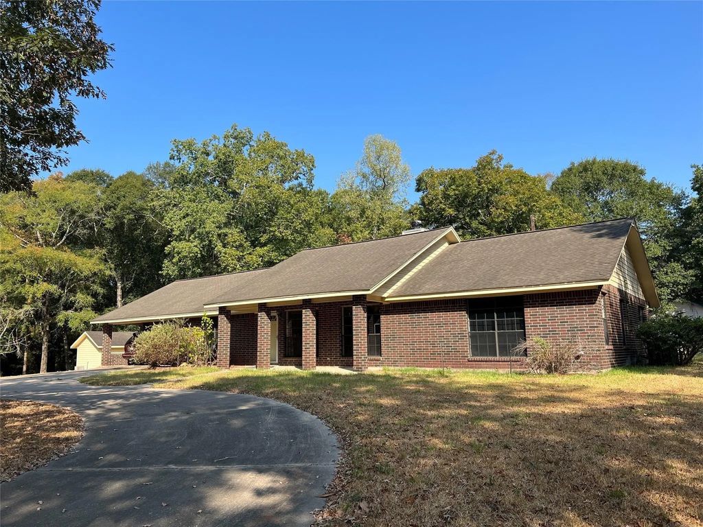12345 Oak Leaf Road, Conroe