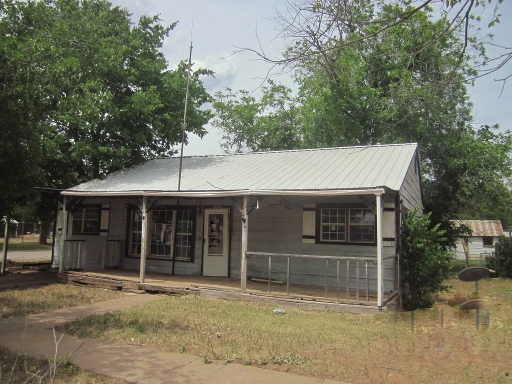401 Avenue F Se, Childress