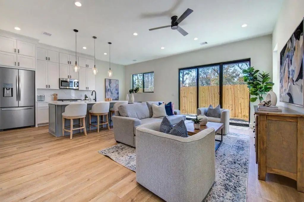 6139 Pacific Forest Drive, Houston
