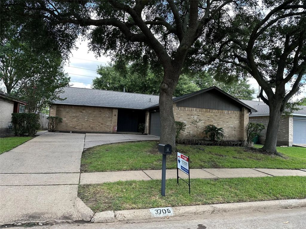 3706 Luton Park Drive, Houston