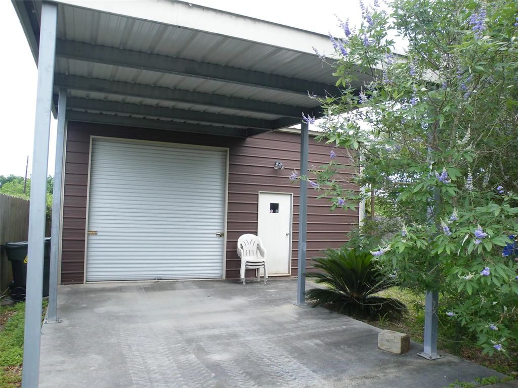 729 17th Street, San Leon