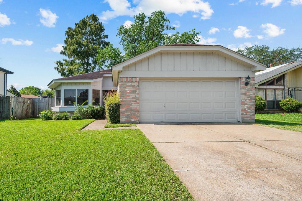 12007 Longbrook Drive, Houston