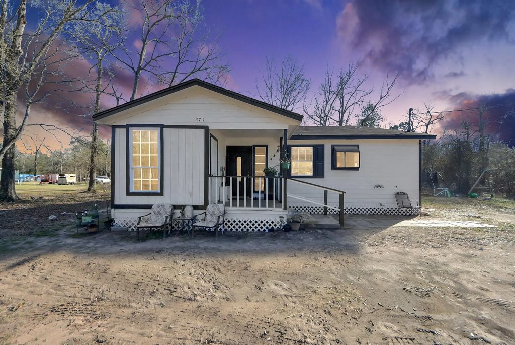 271 Trails End Drive, Cleveland
